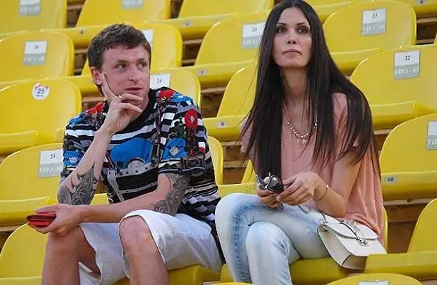 Хакеры слили в сеть фото голой жены футболиста Мамаева: у нас без цензуры