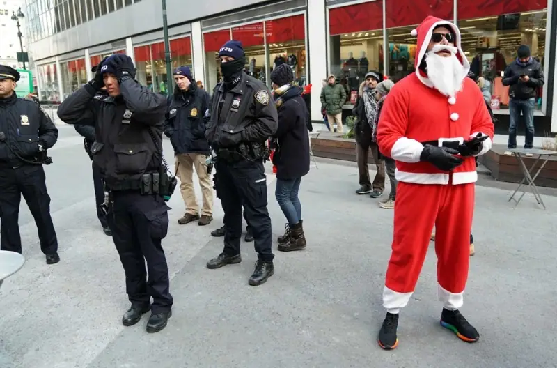 Праздник к нам приходит: SantaCon 2018