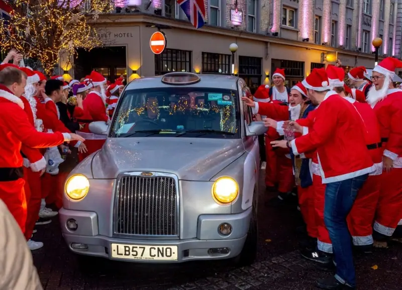 Праздник к нам приходит: SantaCon 2018
