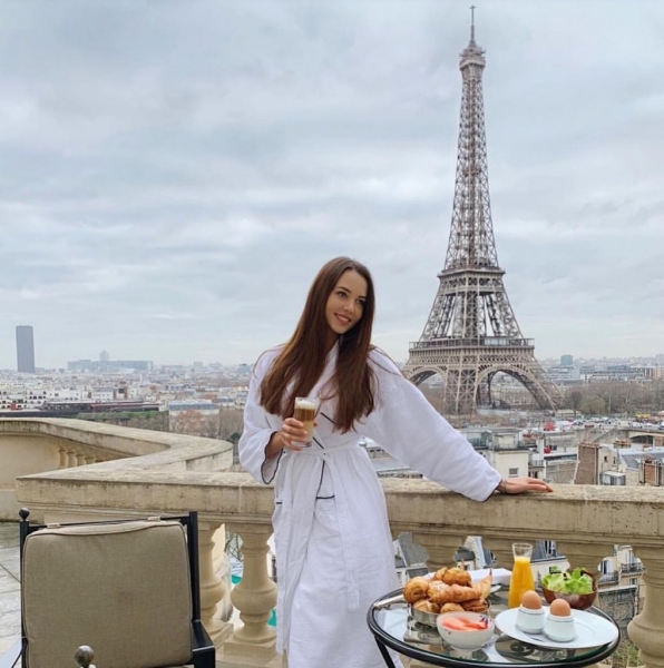 "Тебя постоянно хотят": Анастасия Решетова призналась, что Тимати, не переставая, делает с ней это в Париже