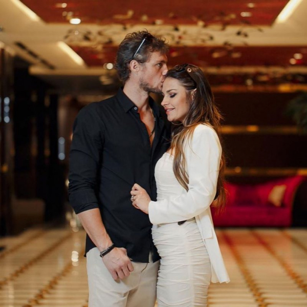 Саша Задойнов и его невеста перенесли свадьбу из-за коронавируса