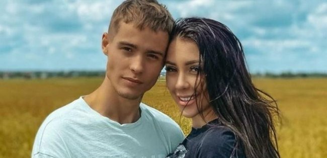 Алена Савкина заявила о расставании с Максимом Колесниковым