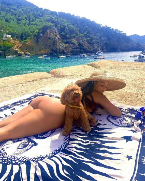 Фотографии из Instagram Деми Роуз