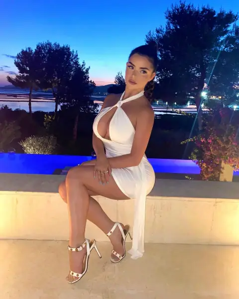 Фотографии из Instagram Деми Роуз