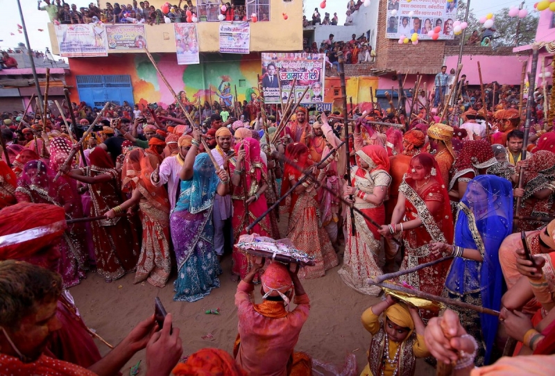 Коронавирус не помешал индуистскому фестивалю весны Холи