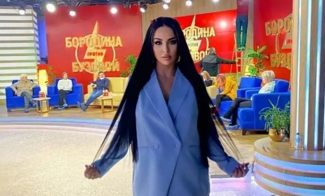 Анна Левченко похвасталась привилегированными родами