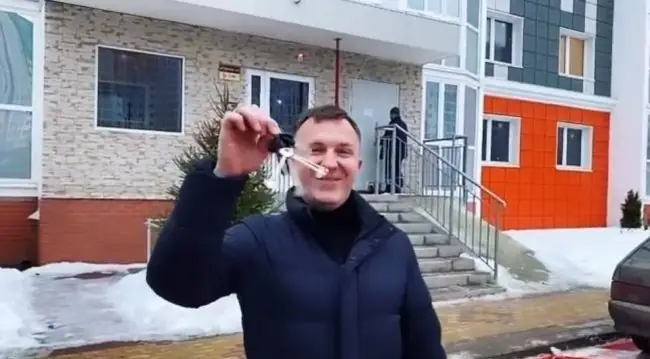 Интересно, кто выплачивает ипотеку за квартиру, Илья Яббаров или Настя Голд?