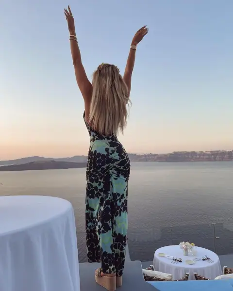 Снимки из Instagram Хлои Терэ