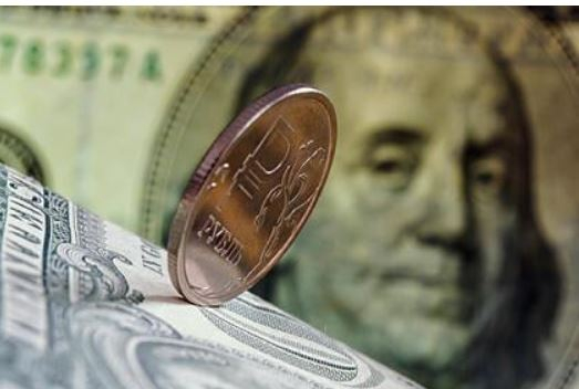 Аналитик назвал «честный» курс рубля