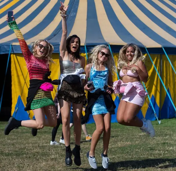 Жаркая атмосфера на Leeds and Reading Festival
