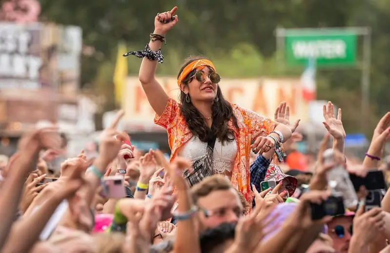 Жаркая атмосфера на Leeds and Reading Festival