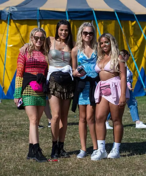 Жаркая атмосфера на Leeds and Reading Festival
