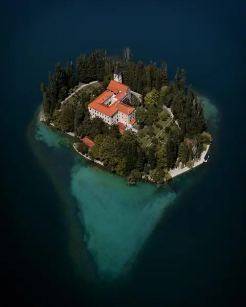 Замечательные фотографии из путешествий Эвота Пахуда де Мортанжа