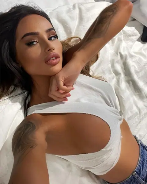 Sideboobs: грудь сбоку 17.10.21