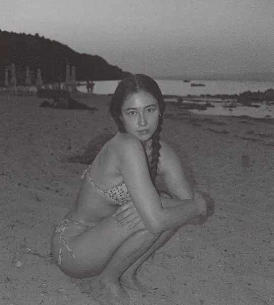 Элси Хьюитт на фото в Instagram