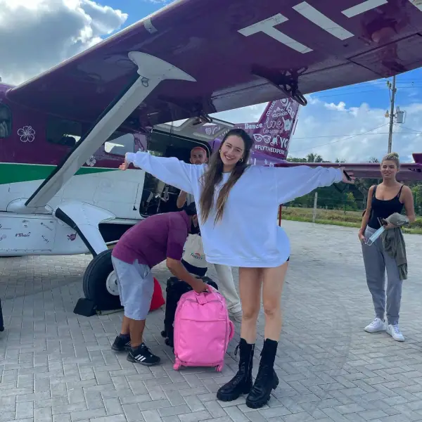 Элси Хьюитт на фото в Instagram