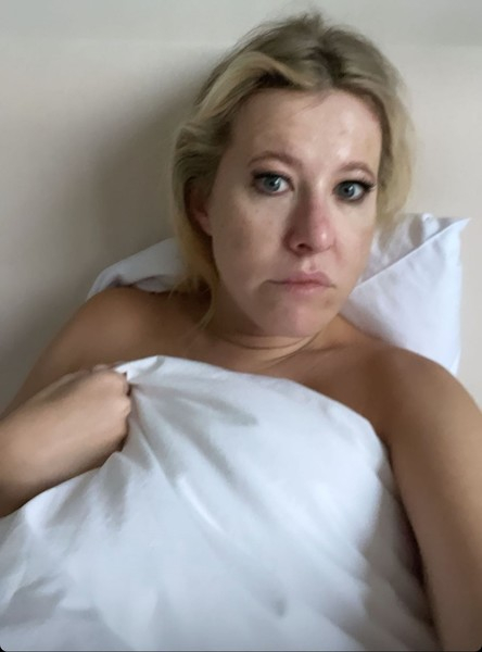 Ксения Собчак не постеснялась показать себя помятой и опухшей утром 1 января