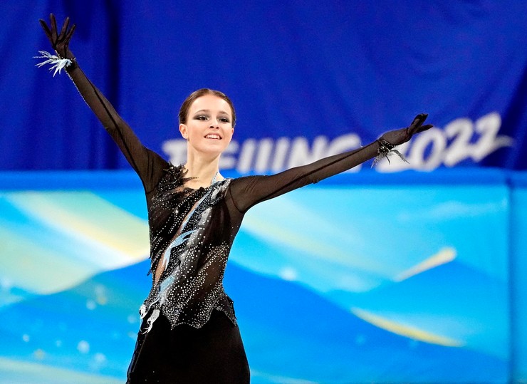Валиева, Трусова и Щербакова сражаются за пьедестал Олимпиады – смотрим онлайн