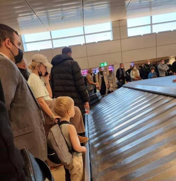 Сбежавшую из России Ксению Собчак заметили в израильском аэропорту – фото