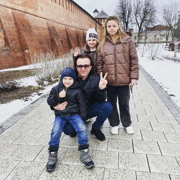Рома Жуков обижен на детей: «Очень неприятно, когда тебя воспринимают как кошелек»