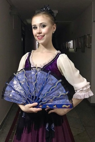 В Москве прощаются с 20-летней балериной Алесей Лазаревой. Репортаж