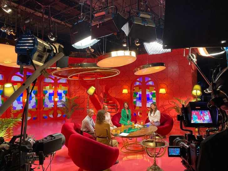 Намечтала! Первые фото из студии шоу «Дом исполнения желаний с Еленой Блиновской» на ТВ-3 | StarHit.ru