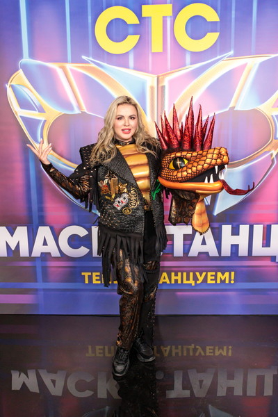 Гадюка Анна Семенович о шоу «Маска. Танцы»: «Я очень тяжело заболела, поролон стягивал грудь»