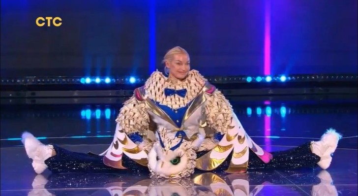 В костюме Совы в шоу «Маска.Танцы» пряталась скандальная блондинка российского шоу-бизнеса