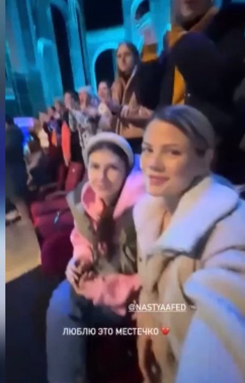Жена Никиты Преснякова ходит на съемки «Ледникового периода», пока певец налаживает жизнь в Америке