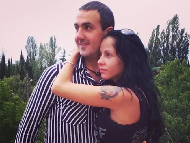 Один муж пропал, другой скончался от передозировки: Елена Беркова не боится проклятия