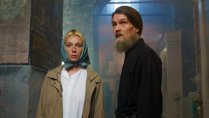 От слез до панических атак. Что пережила Настя Ивлеева на съемках сериала «Монастырь»?