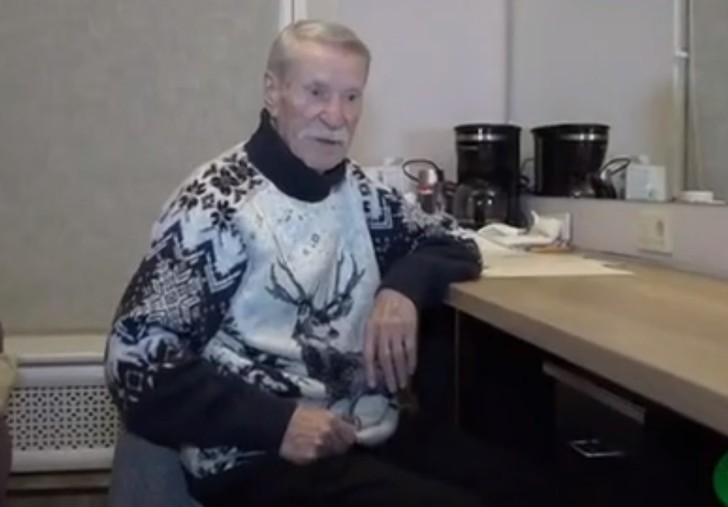 Зачем 92-летний Краско подселил с улицы в квартиру бомжа, который собирает бутылки и не лечится