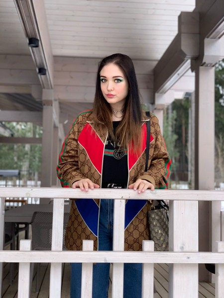 Живет на Рублевке и пугает людей образом куклы: что не так с 19-летней блогершей Мятной Лилу