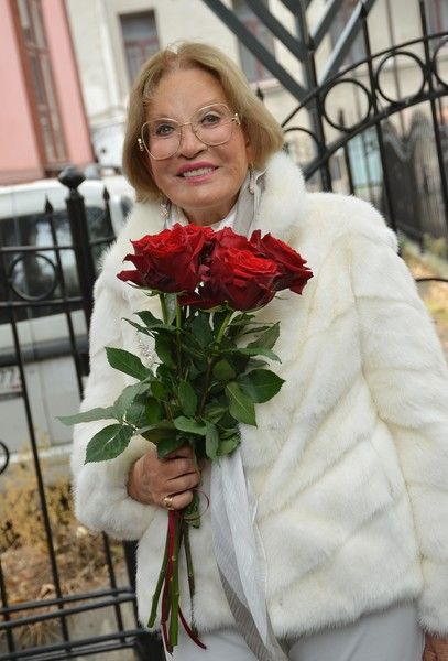 Людмила Максакова отсудила около 150 тысяч рублей