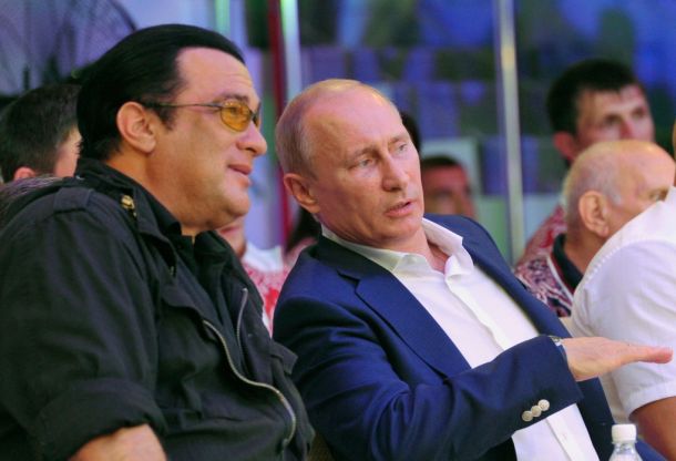 Стивен Сигал получил награду из рук президента России