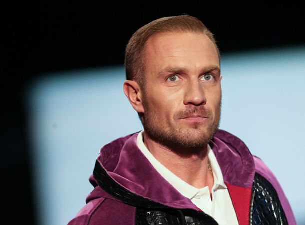 Стала известна дата выписки Романа Костомарова